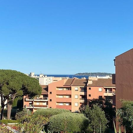 Appartement Vue Mer Avec Place De Parking Privee 생트막시메 외부 사진