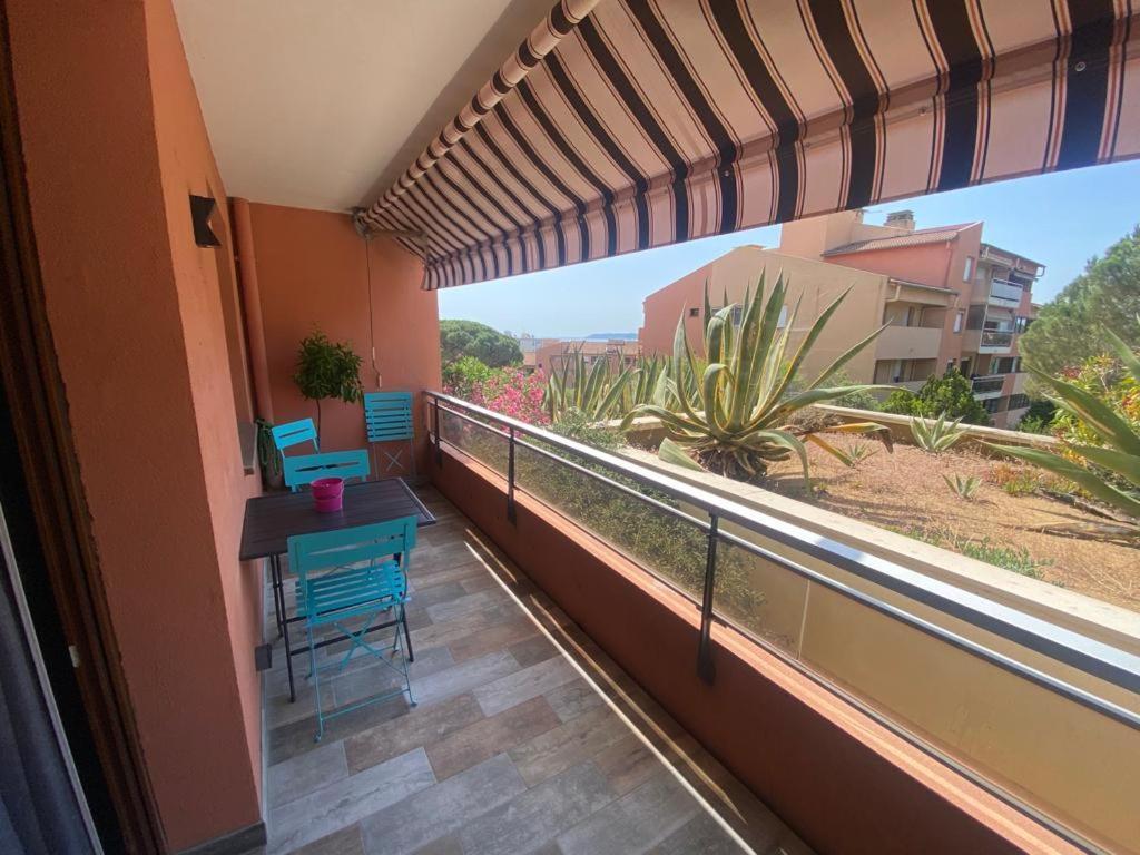 Appartement Vue Mer Avec Place De Parking Privee 생트막시메 외부 사진